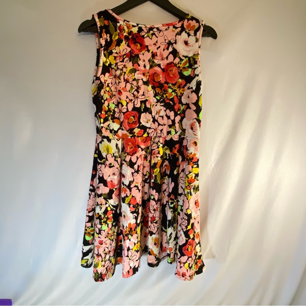 White Mark multicolor, floral pattern size extra large dress sleeveless - Picture 2 of 5
